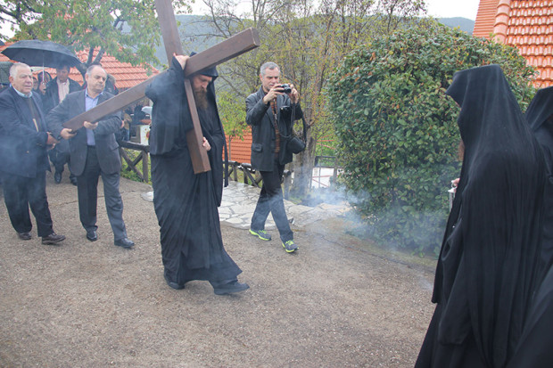 Μεγάλη Παρασκευή πρωί - Στιγμιότυπα από τις Αναπαραστάσεις των Παθών του Ιησού Χριστού