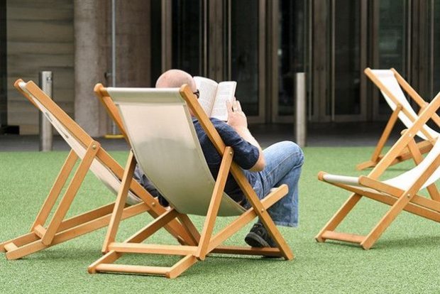  Όταν διαβάζουμε ένα κείμενο, ακούμε μια φωνή στο μυαλό μας» (Πηγή: Flickr > Alan Cleaver. CC BY 2.0) 