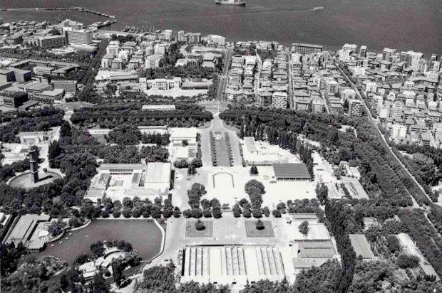 Πανοραμική άποψη της Σμύρνης το 1963. 