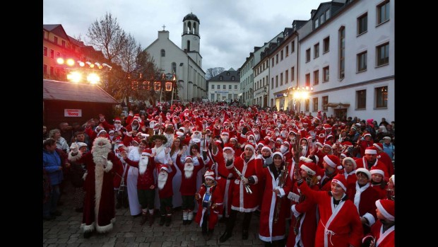 CHRISTMAS-SEASONREUTERSMichaelaRehle-AACHERBACH1